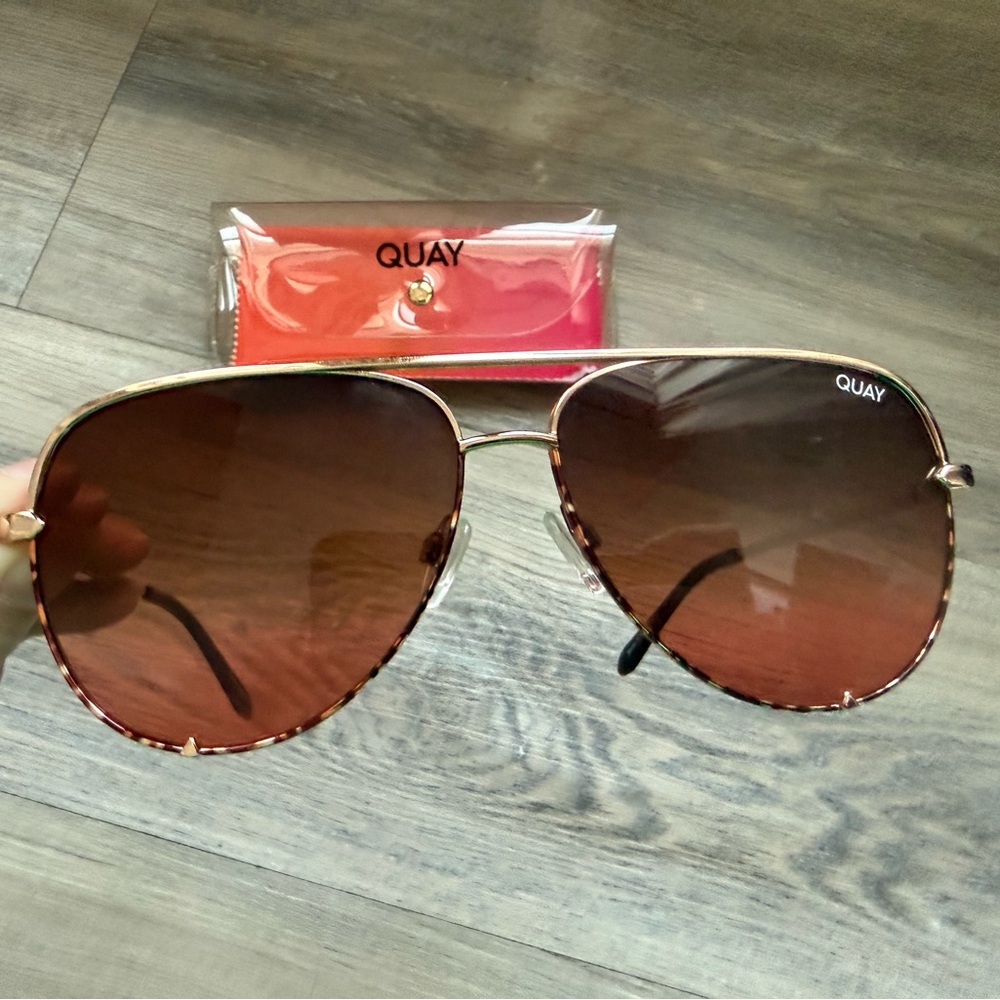 Quay Australia “High Key” Aviator Sunglasses - Picture 2 of 4
